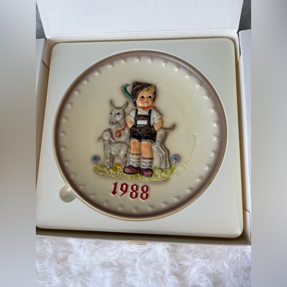 Vintage 1988 M.J. Hummel "little Goat Herder" collectors Plate - Number 284 - Picture 3 of 4
